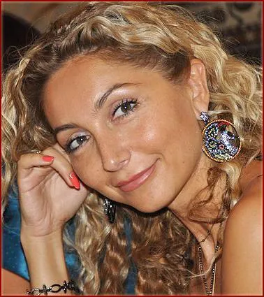 Стрижка париков в апреле Стрижка париков в апреле