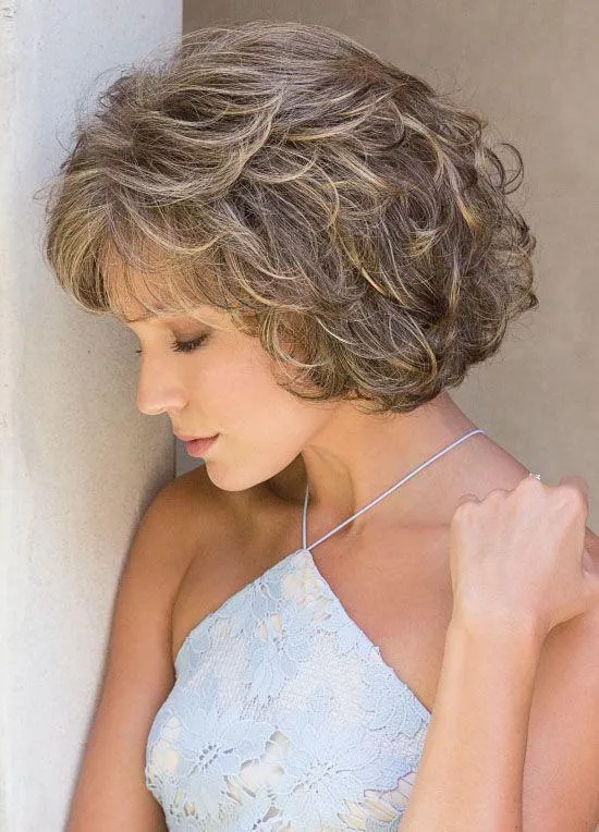 Стрижка и укладка парика