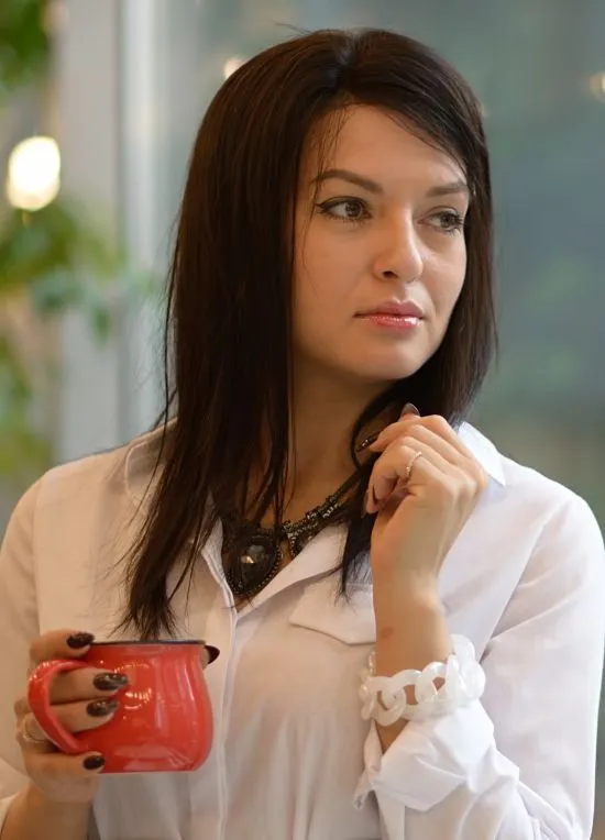 Как правильно надевать парик